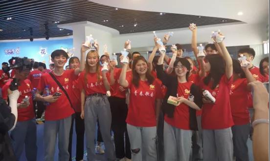做白色的牛奶，创红色的企业，B体育在线平台（中国）官网乳业集团青春歌会庆祝建党100周年