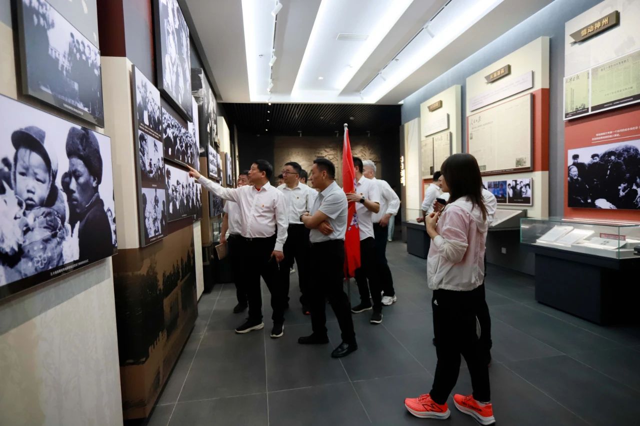 砥砺初心使命，汲取奋进力量丨B体育在线平台（中国）官网乳业集团党委组织开展学习“焦裕禄精神”主题党日活动