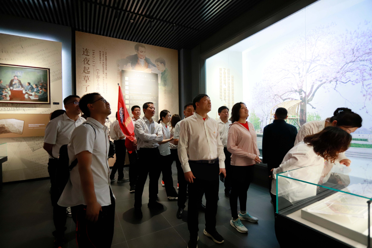 砥砺初心使命，汲取奋进力量丨B体育在线平台（中国）官网乳业集团党委组织开展学习“焦裕禄精神”主题党日活动