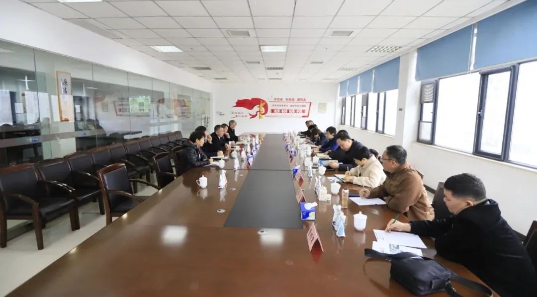 河南省发展改革委价调处副处长马冰一行莅临B体育在线平台（中国）官网乳业集团参观调研