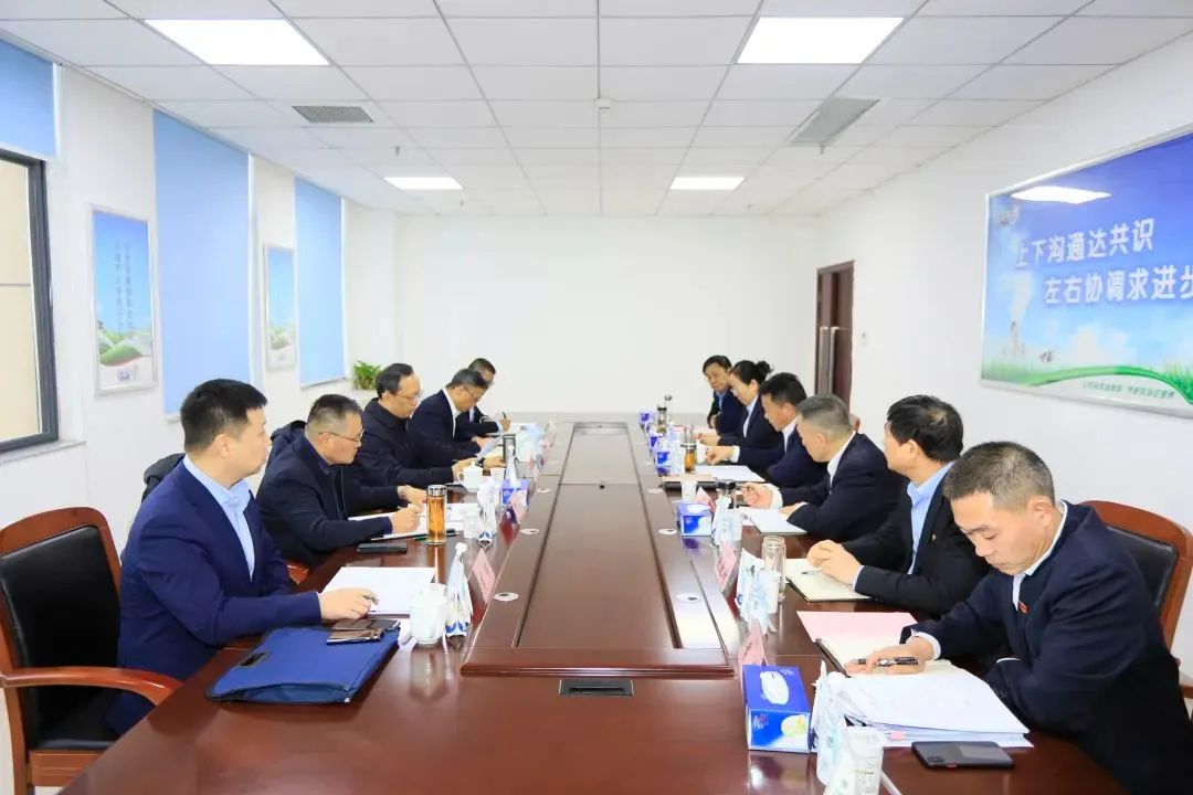 省政府国资委党委书记、主任李涛一行到B体育在线平台（中国）官网乳业集团调研