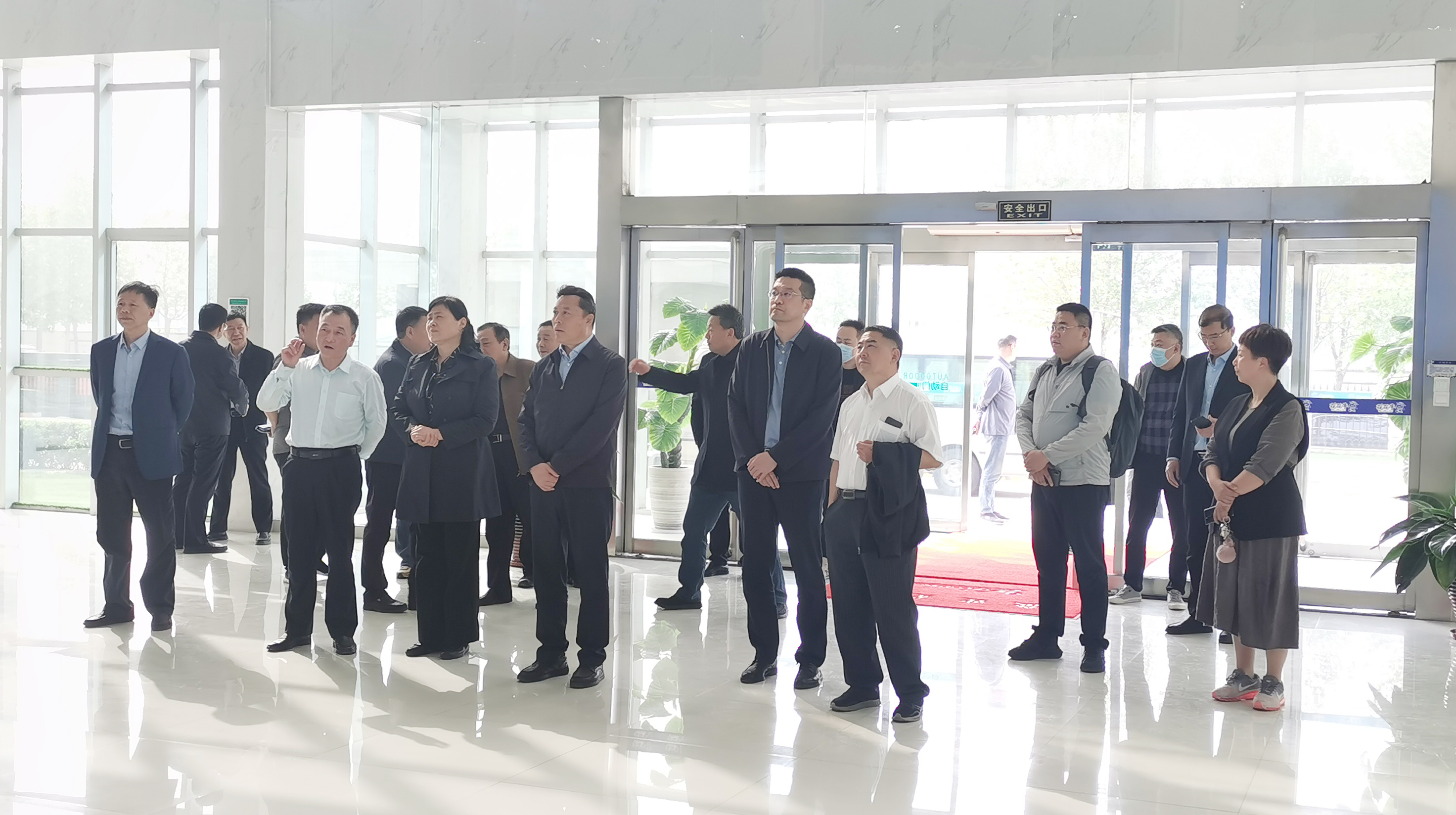 B体育在线平台（中国）官网丨沈阳市人大常委会副主任曹鹏一行莅临B体育在线平台（中国）官网考察座谈
