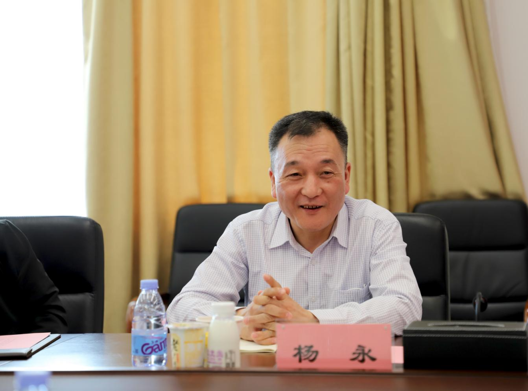 交流促提升 互动谋发展｜B体育在线平台（中国）官网乳业集团总裁杨永带队分别赴广东燕塘乳业及越秀风行乳业参观交流
