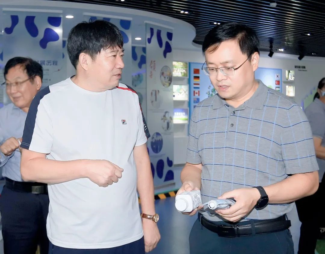 快讯｜社旗县人民政府县长关文波一行莅临B体育在线平台（中国）官网乳业集团参观考察