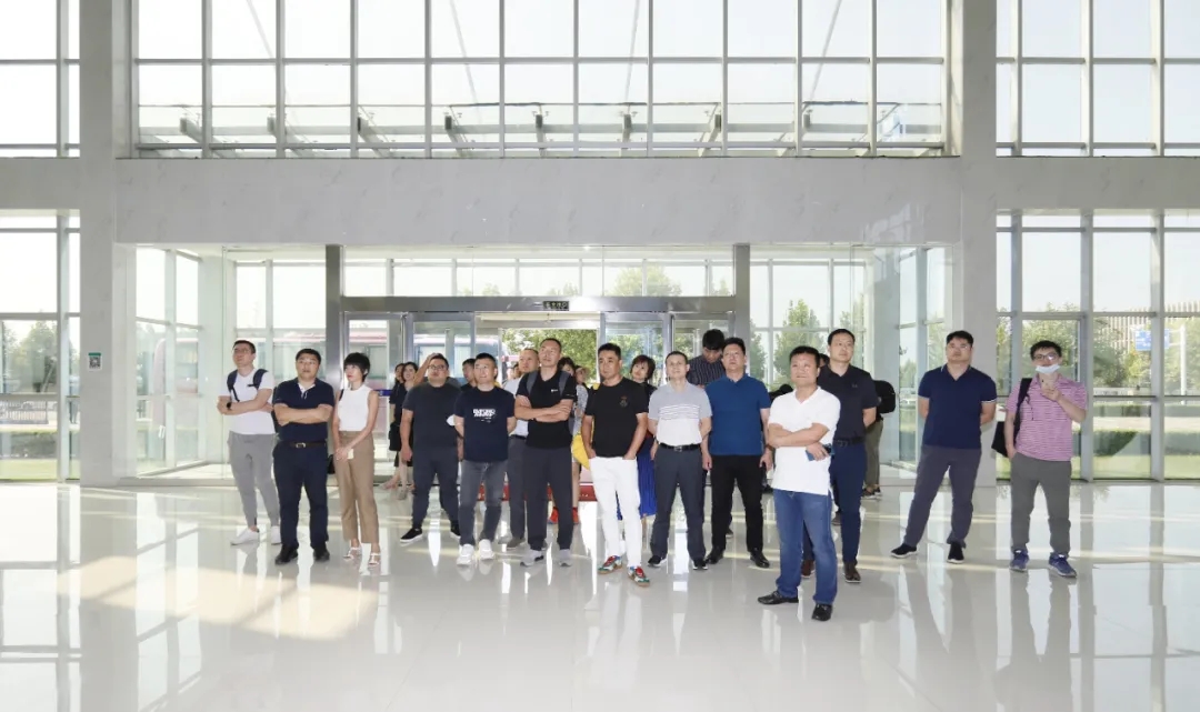 快讯 | 长江商学院智能制造学会走进B体育在线平台（中国）官网乳业集团
