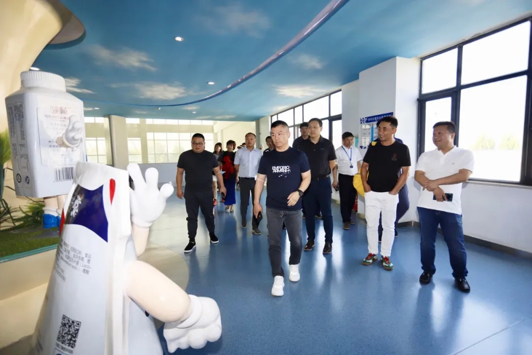 快讯 | 长江商学院智能制造学会走进B体育在线平台（中国）官网乳业集团