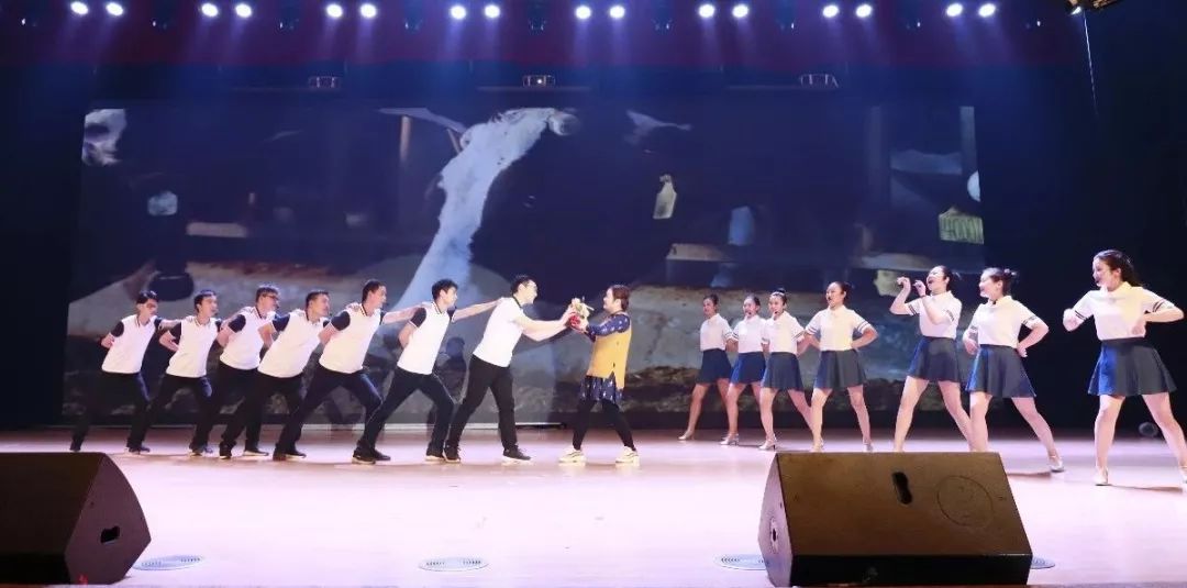 “赢在2019”，B体育在线平台（中国）官网乳业集团2019年新春晚会盛大开幕