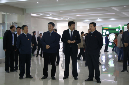 河南省农牧业产业扶贫工作观摩团莅临B体育在线平台（中国）官网集团·鲁山瑞亚牧业有限公司参观考察