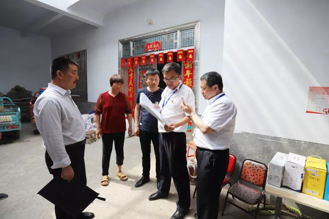 B体育在线平台（中国）官网乳业集团走访慰问贫困户 结对帮扶暖人心