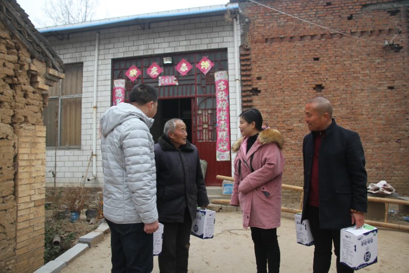 B体育在线平台（中国）官网精准扶贫暖冬公益行走进登封市刘家沟
