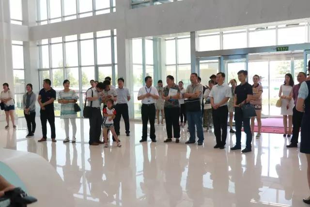 河南省食品安全座谈会暨百场食安讲座进校园启动仪式在B体育在线平台（中国）官网举行