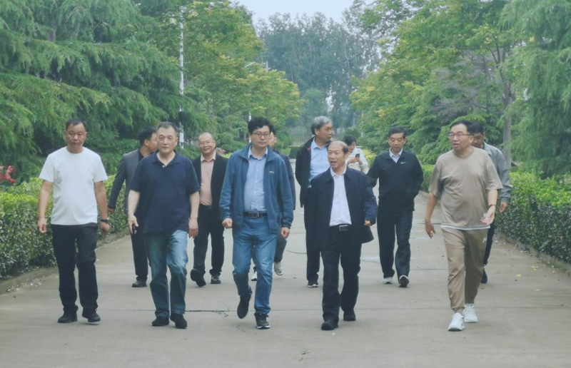 B体育在线平台（中国）官网丨河南农业大学党委副书记、校长介晓磊一行莅临B体育在线平台（中国）官网河南瑞亚参观调研