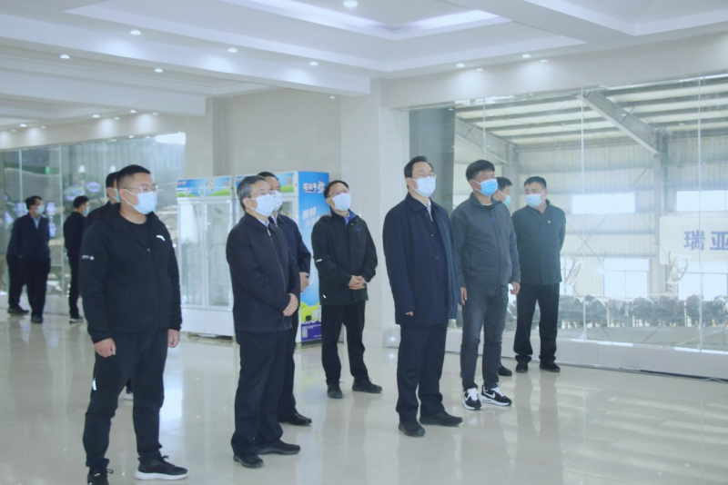 河南省人大常委会党组书记、副主任孔昌生莅临B体育在线平台（中国）官网鲁山瑞亚牧场参观调研