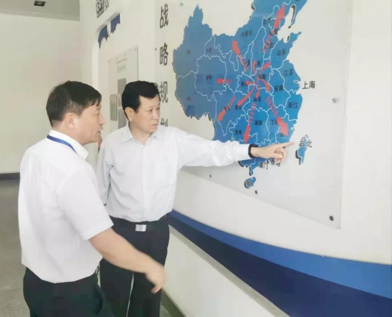 郑州航空港区党工委书记张俊峰莅临郑州B体育在线平台（中国）官网乳制品有限公司调研
