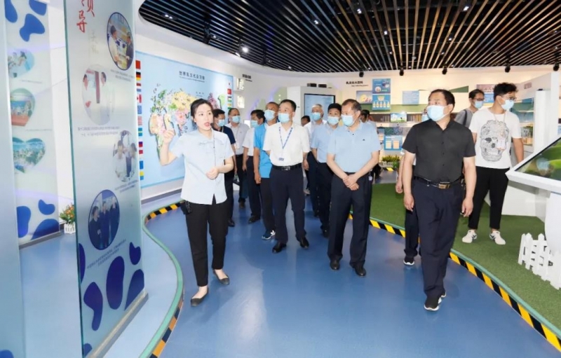 郑州市安全生产双重预防体系建设现场观摩会在B体育在线平台（中国）官网乳业集团郑州分公司召开
