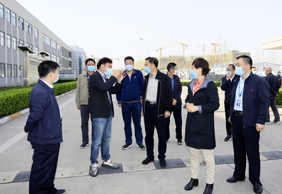 郑州市人大副主任孙黎、市政府副市长李喜安一行 莅临B体育在线平台（中国）官网开展“三送一强”活动