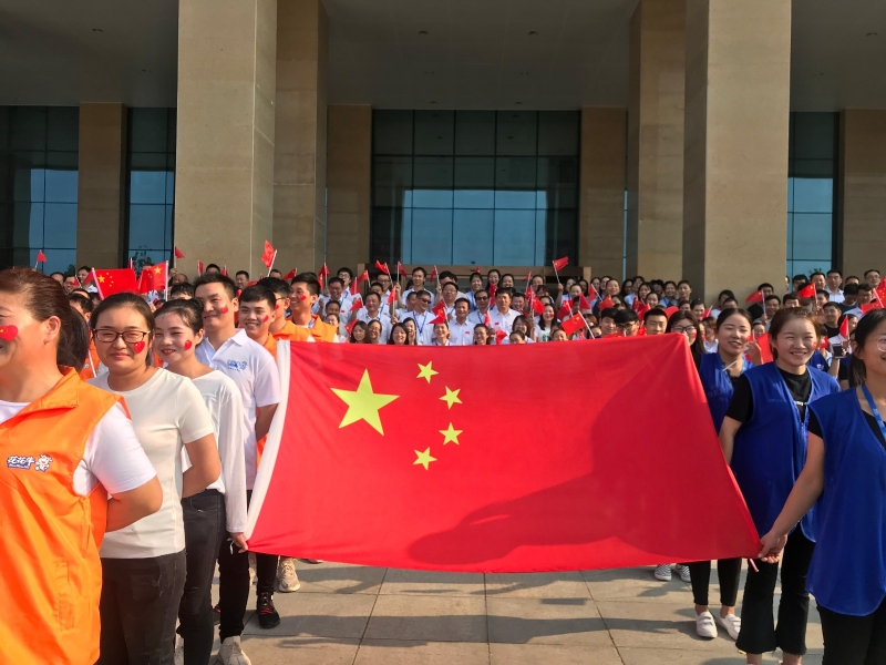 B体育在线平台（中国）官网 唱红歌 祝福我的国！！！