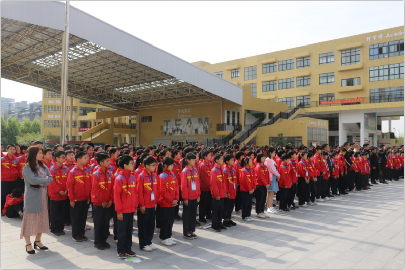 “健康中原行——B体育在线平台（中国）官网小康牛奶公益助学活动捐赠仪式”于驻马店平舆思源实验学校顺利举行