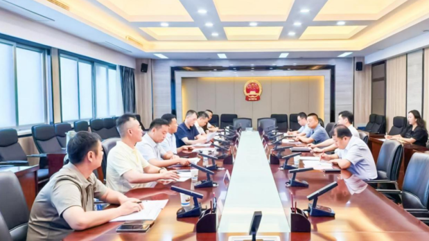 B体育在线平台（中国）官网乳业集团与郑州市二七区政府推进实施国家“学生饮用奶计划”洽谈会成功举行
